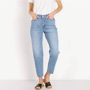 Levi's Mom Jean Size 29